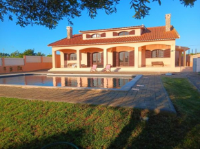 Doce Abrigo - country house with swimming pool